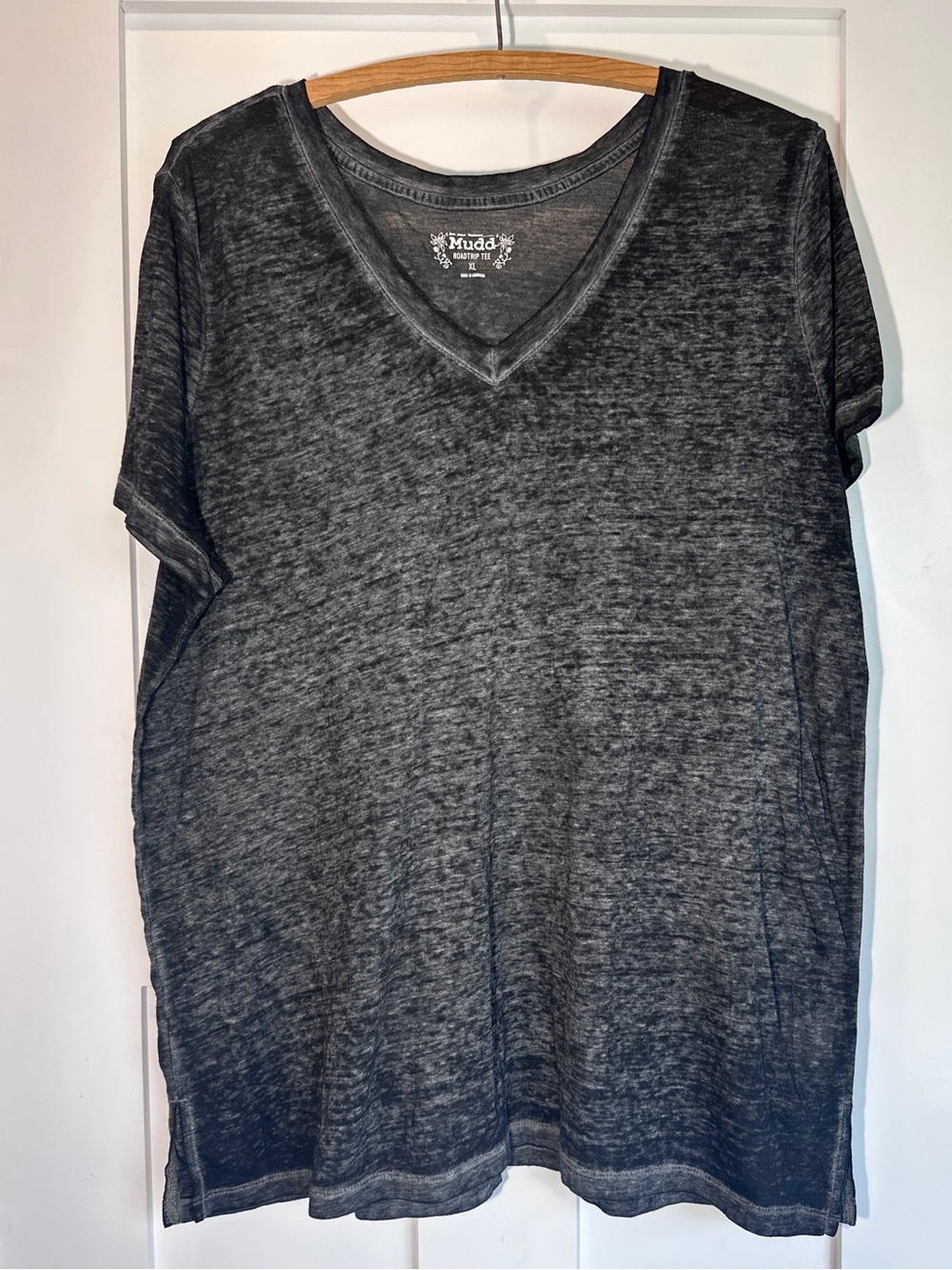 Mudd Men’s Charcoal V-Neck Short Sleeve Tee